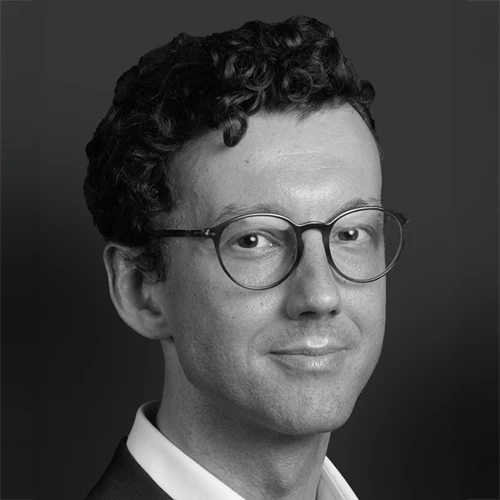Dr. Kamil Tamiola