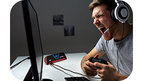 live commentary & party chat