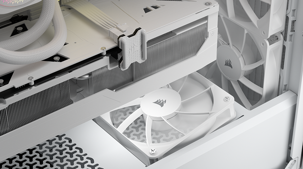 Fan positioned for direct airflow to GPU