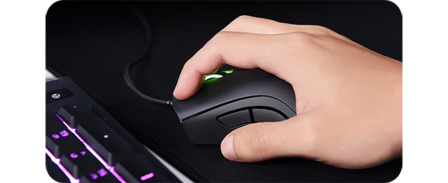 deathadder ergonomic design