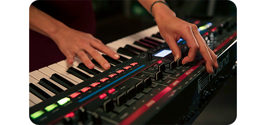 Roland JUNO-X