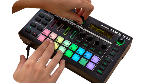 roland mc-101