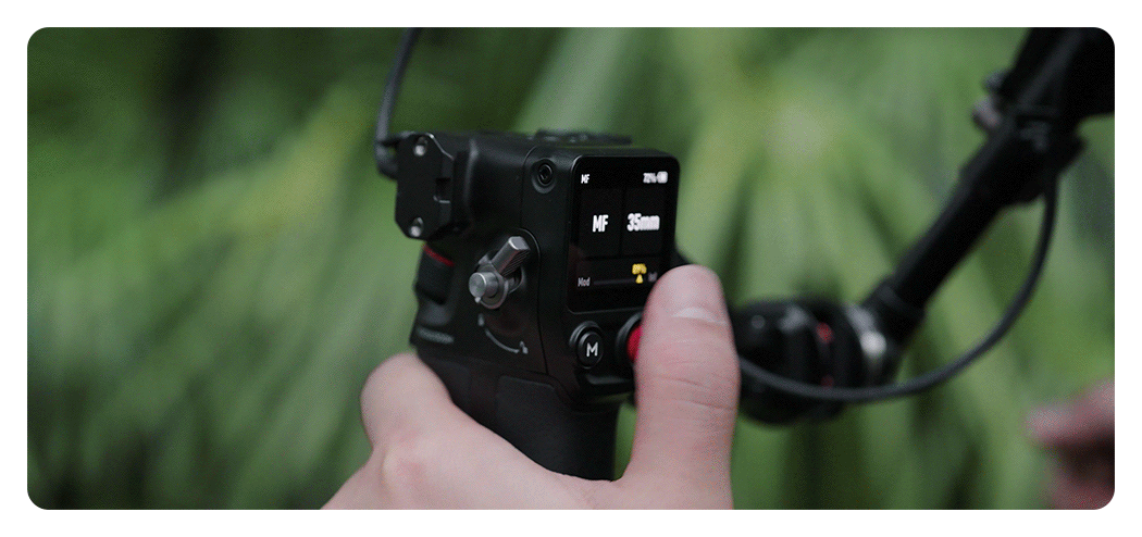 close up of the dji focus pro grip being used for adjustments