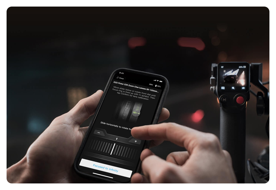 somone using the dji ronin app on a smart phone