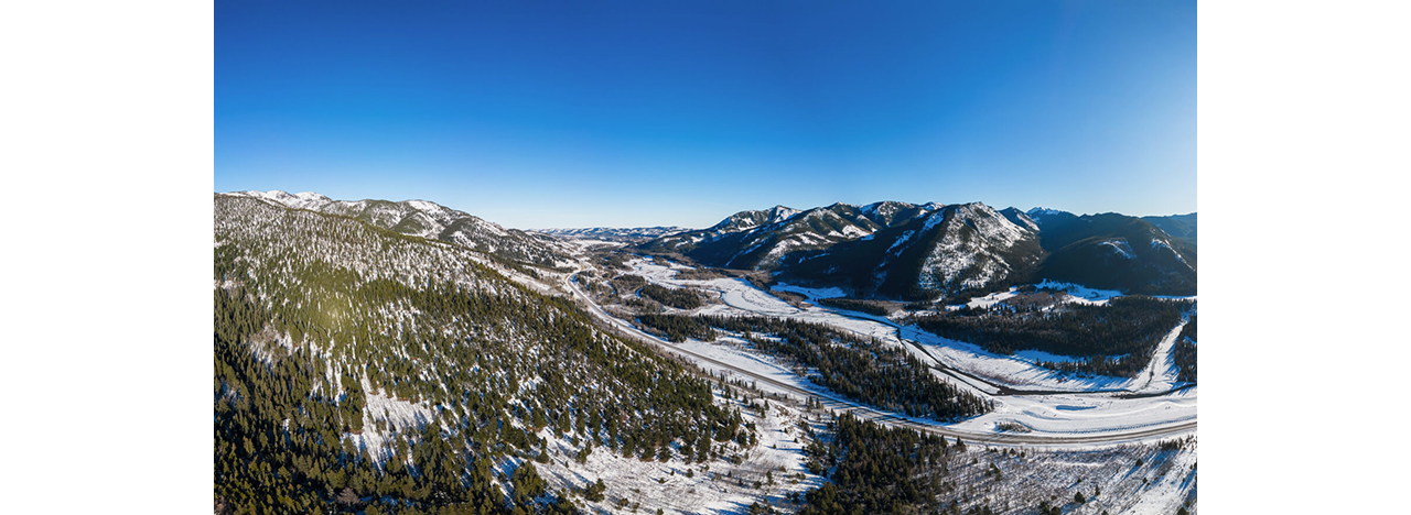 dji mini 3 wide angle sample shot of a snowy mountain