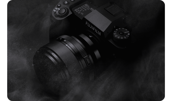 the fujifilm xh2 undamaged from the surrounding dustthanks to dust and moisture resistance