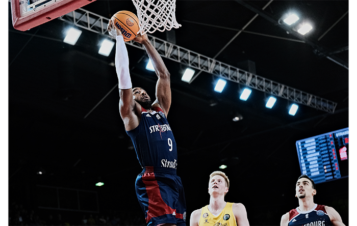 Fujifilm X-H2S Sample Image of Strasbourg Basketball player number 9 scoring a dunk in a game