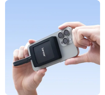 iphone user recording video with Lexar SL500M magnetically attached to rear of phone