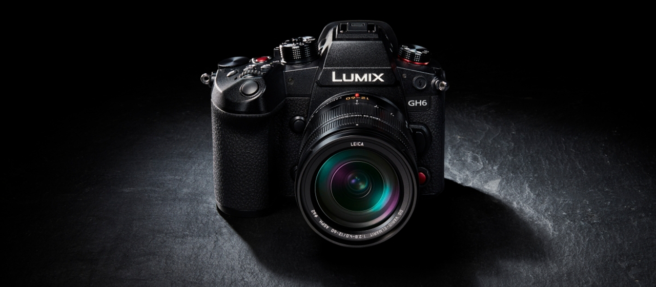 Panasonic LUMIX GH6 Digital Mirrorless Camera with Leica 12-60mm Lens