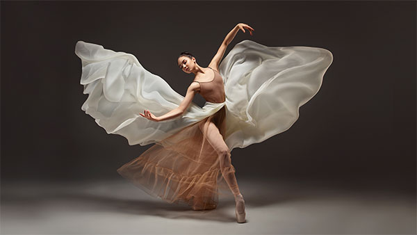 sample image of a ballerina that can be transmitted using the accsoon cineview master 4k