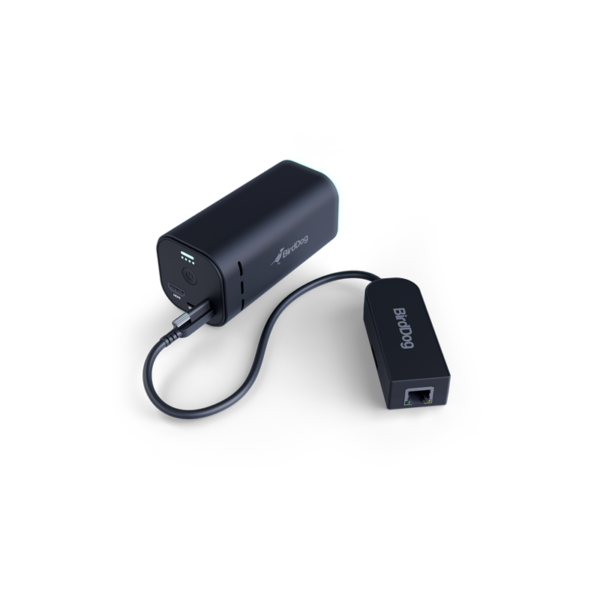 poe to usb-c adapter attached to the maki live camera