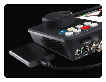 rear view of the Blackmagic hyperdeck shuttle 4k pro with usb-c flash drive connected