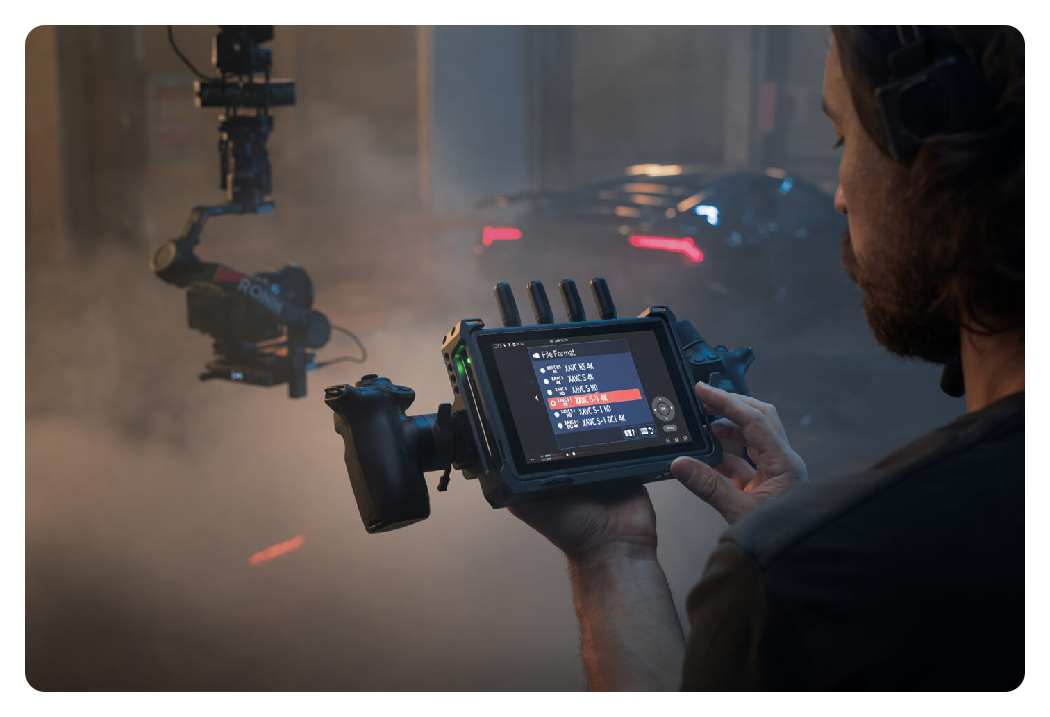 someone controlling the DJI RS 4 Pro remotely on set