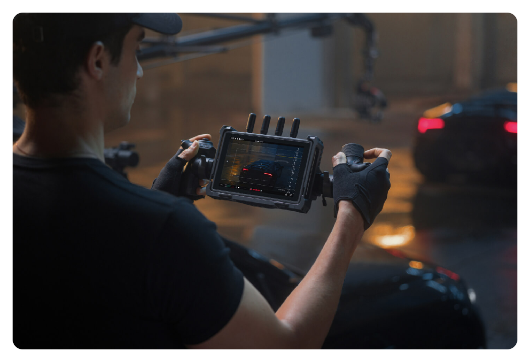 someone remote controlling the DJI RS 4 Pro