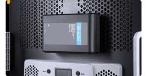 Rear V mount battery of Godox LD150R