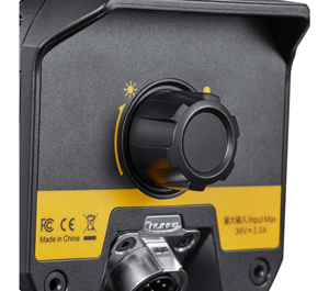 close up image of godox S60bi focusing control dial