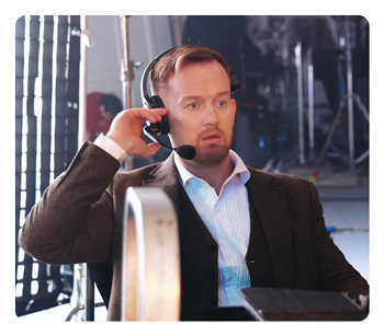 someone using the Hollyland Solidcom SE Pro master headset