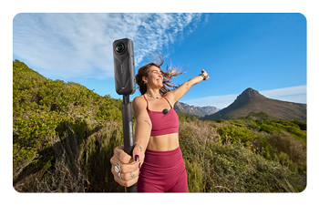 someone using the Insta360 Mic Air with the Insta360 X5