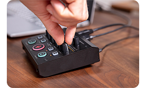Roland UVC-02 Web Presentation Dock