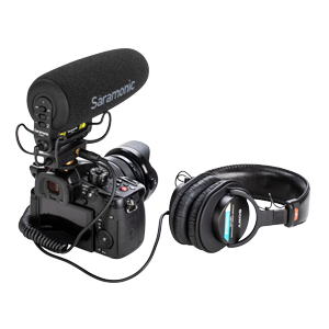 fujifilm xt5 with saramonic Vmic5 mounted on top