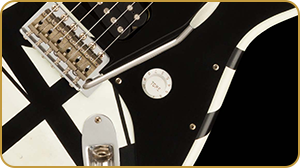 EVH - Striped Series '78 Eruption (White with Black Stripes Relic)