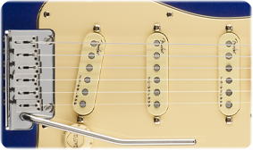 Fender American Ultra Stratocaster (Cobra Blue)