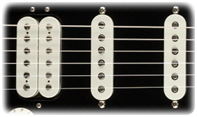 Fender Player Stratocaster®, Maple Fingerboard, Black