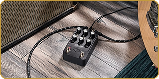 Universal Audio - Stereo Amplifier Simulator with 3 Boosts