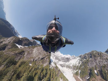 preview image of skydiver in D-Log M colour gamut on DJI Osmo 360