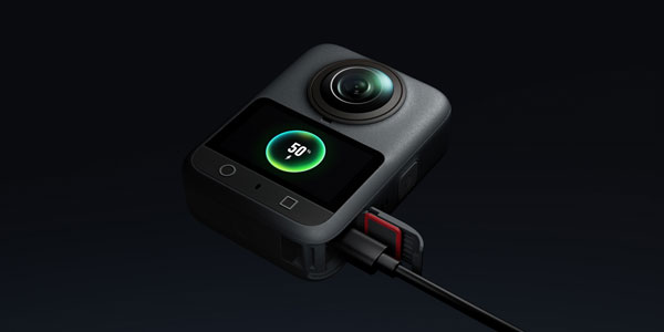 DJI Osmo 360 Fast Charging