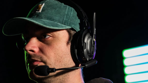 someone wearing the Accsoon Como wireless intercom system headset