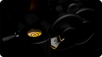close up of the Libec HS-250MQ Tripod System led bubble level