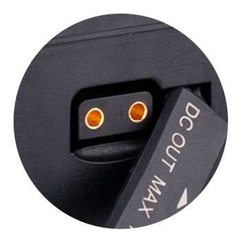 close up of the d-tap dc output port