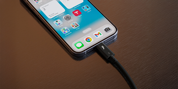 Thunderbolt 5 cable plugged into smart phone.