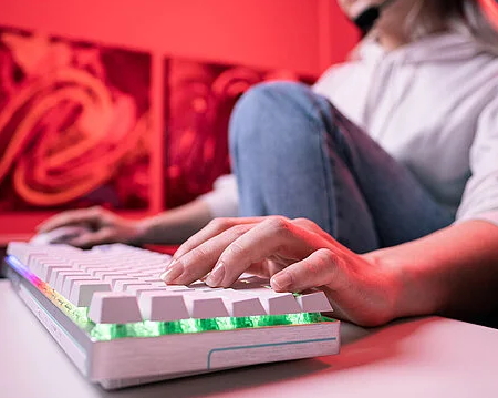Image of a woman using the keyboard