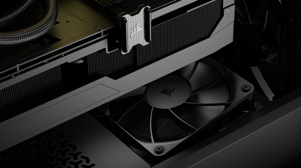 Fan positioned for direct airflow to GPU