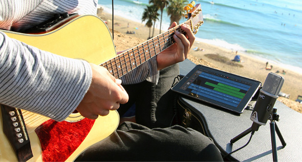 Apogee MiC Beach