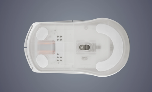 base of mouse with LEDs off showing power switch and rubber pads