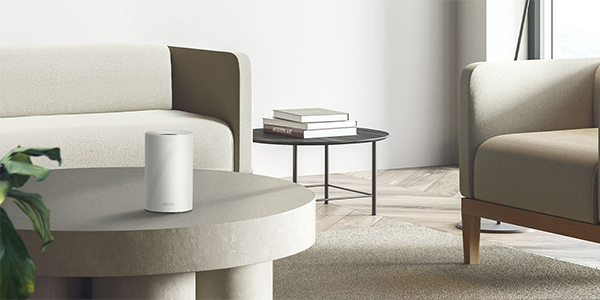 Deco BE68 router in living room.