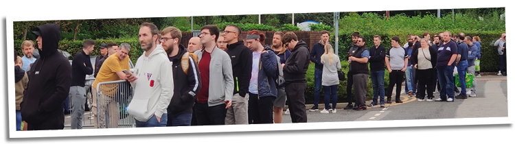 scan bbq queue of people