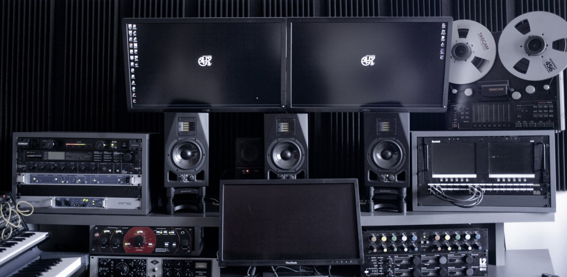 adam monitors a5x