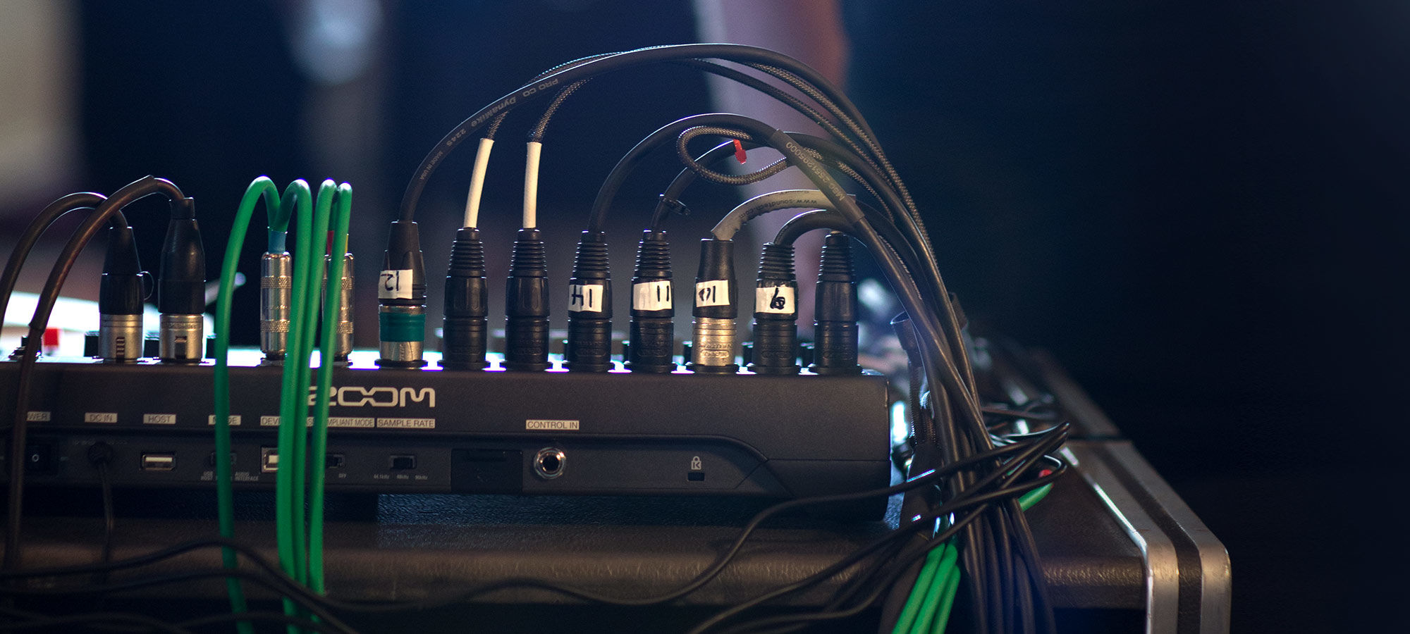 Zoom LiveTrak L-12