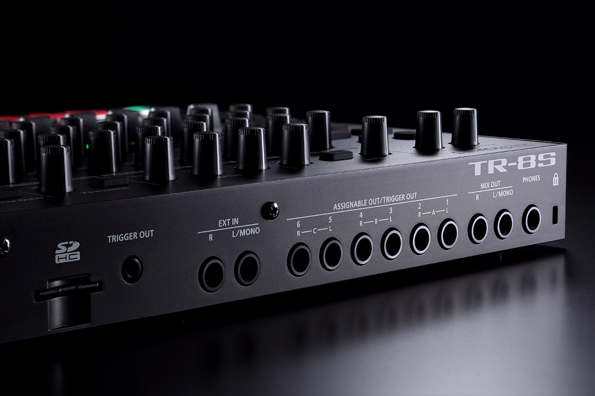 Roland TR-8S Rhythm Performer