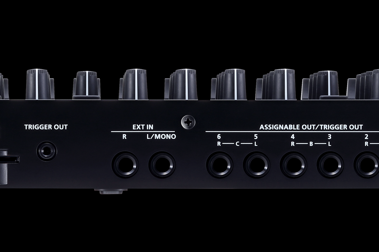 Roland TR-8S Rhythm Performer