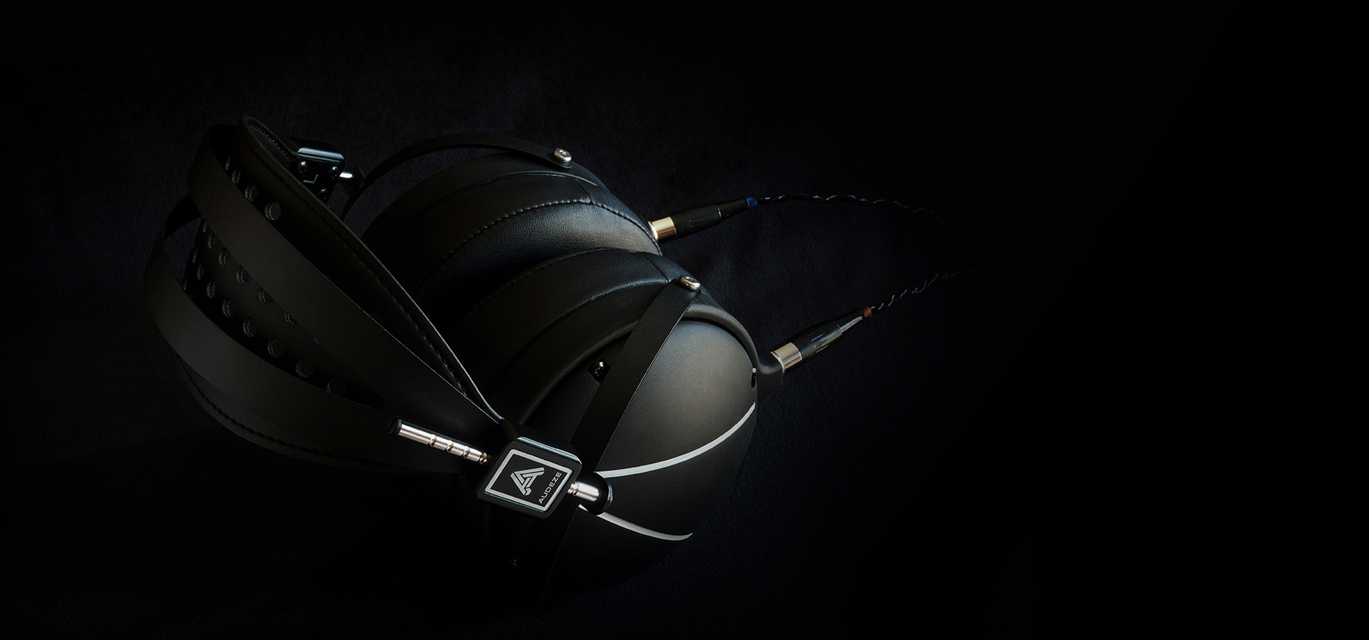 Audeze LCD CLosed Back