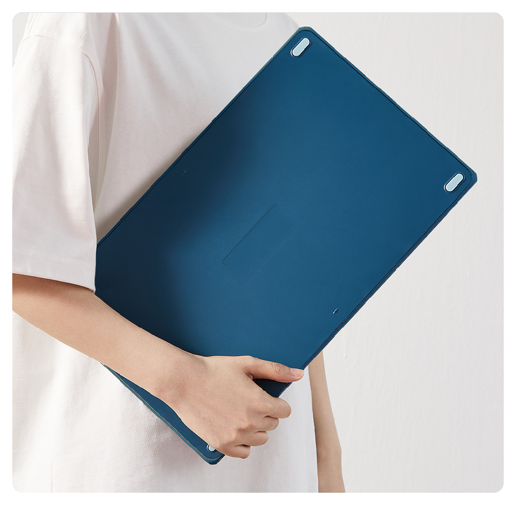someone carrying the xp pen artist 16 2nd gen