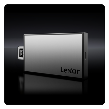 angled view of the cfexpress type b card reader