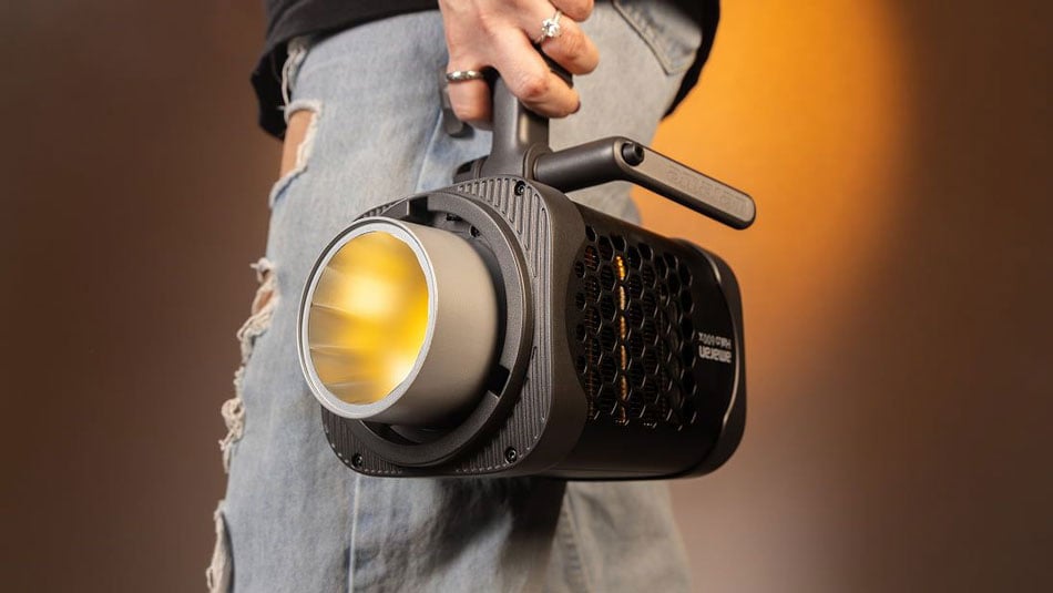 somone holding the amaran monolight