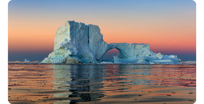 eaxmple image of an ice berg at sunset showing the colour range of the asus proart pa24ac monitor