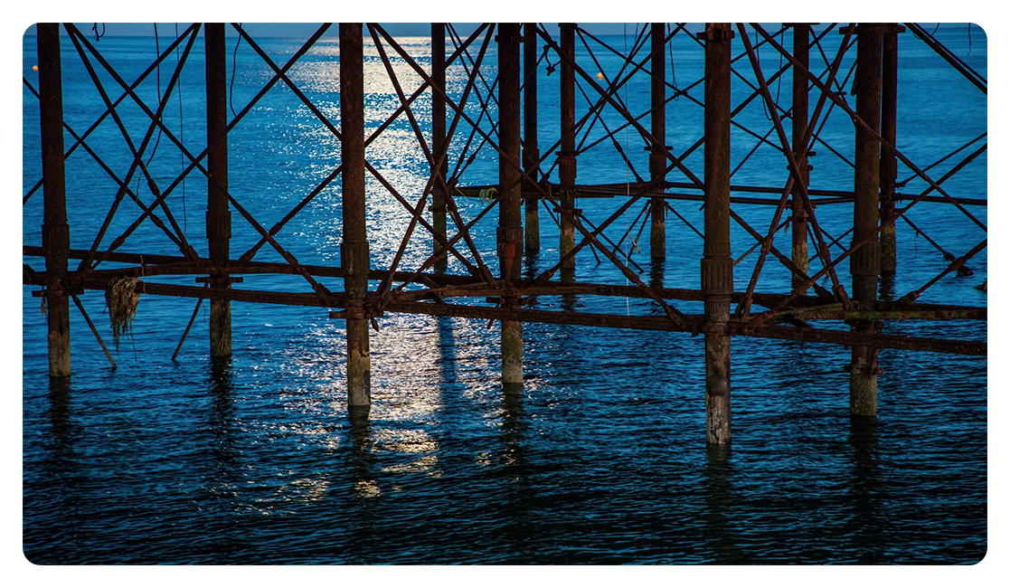 image of underneath brighton pier taken with the canon lens